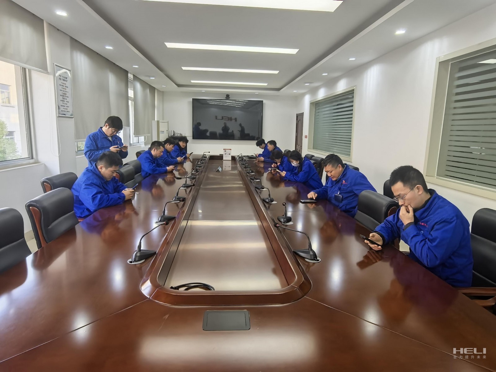 精益知識測試現(xiàn)場.jpg 精益知識測試現(xiàn)場.jpg