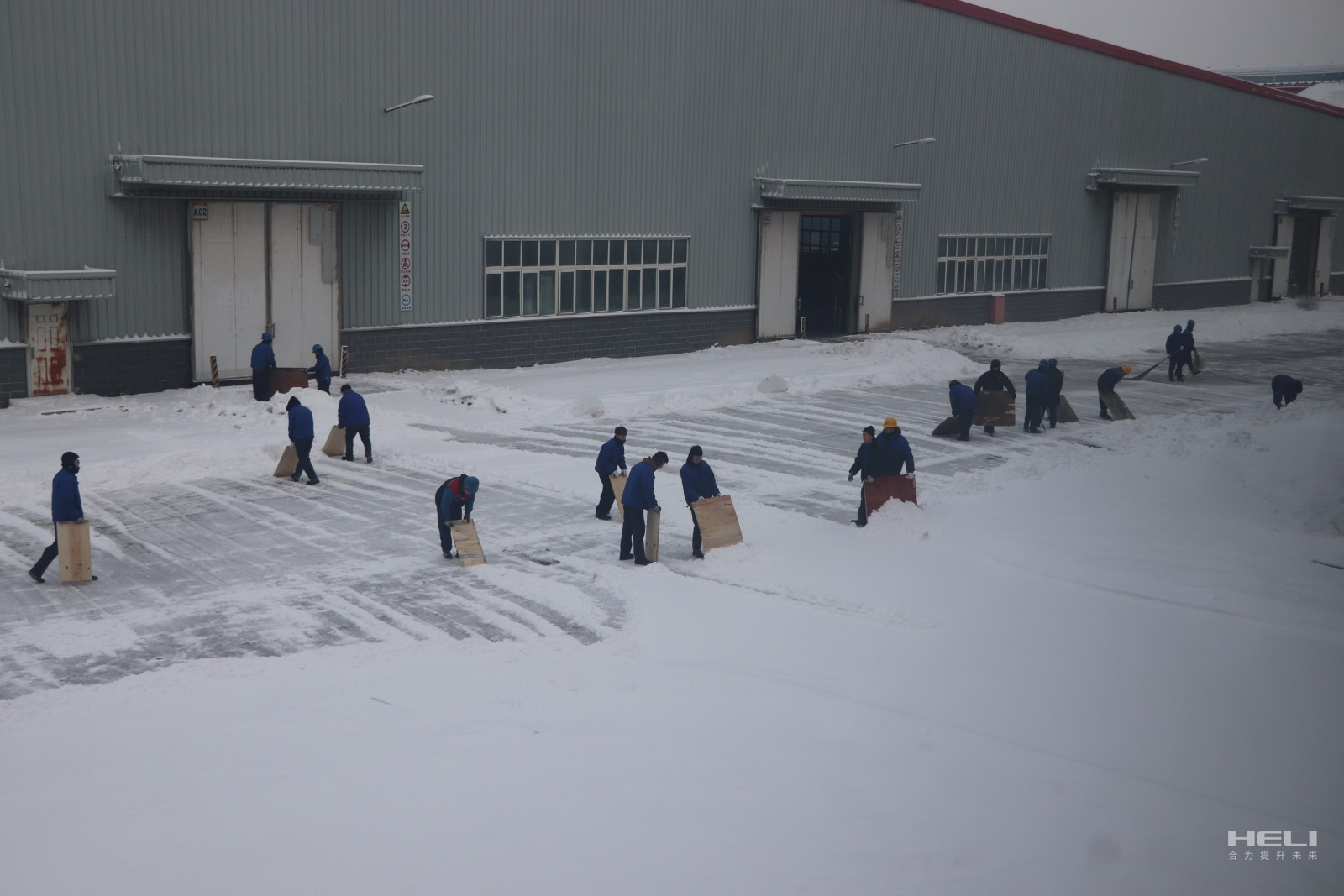 4-3 擔(dān)當(dāng)作為，迅速投身戰(zhàn)寒斗雪.jpg